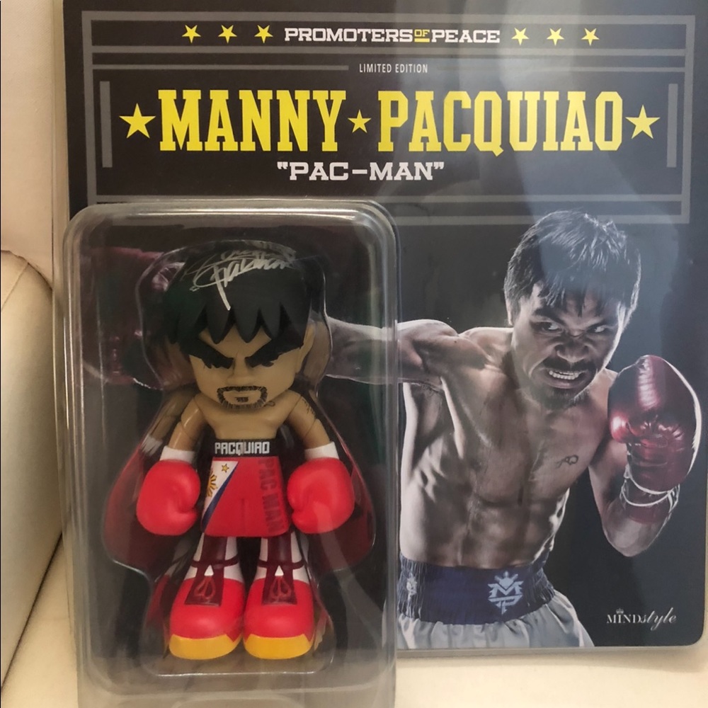 Manny pacquiao autographed toy figure BRAND NEW!